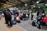 Funkcjonariusze KAS na granicy pomagają uchodźcom z Ukrainy